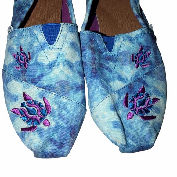 TOMS Women’s Classic Slip-On Shoes – Watercolor Turtles Blue Canvas Size 7.5 - Picture 2 of 7